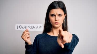 i hate taking pictures of myself|How to Stop Hating Photos of Yourself .